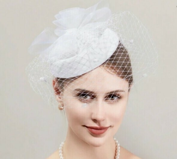 新品結婚式ウエディングハットヘッドドレスチュールベール帽子トーク帽カクテル帽ホワイト白花