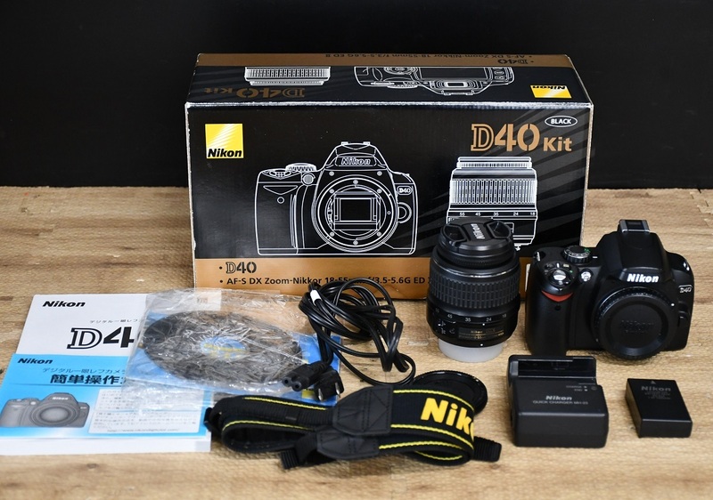 NY6-85【現状品】Nikon D40 Kit　ニコン　レンズキット　一眼レフカメラ　カメラ　レンズ　Zoom-NIKKOR 18-55㎜　動作確認済　中古品