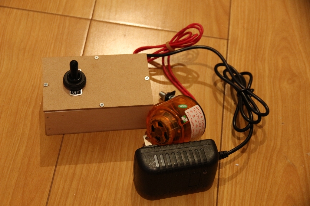 自動車用左折警報器(クリア黄色スピーカー)♪家庭用電源で動作可能です