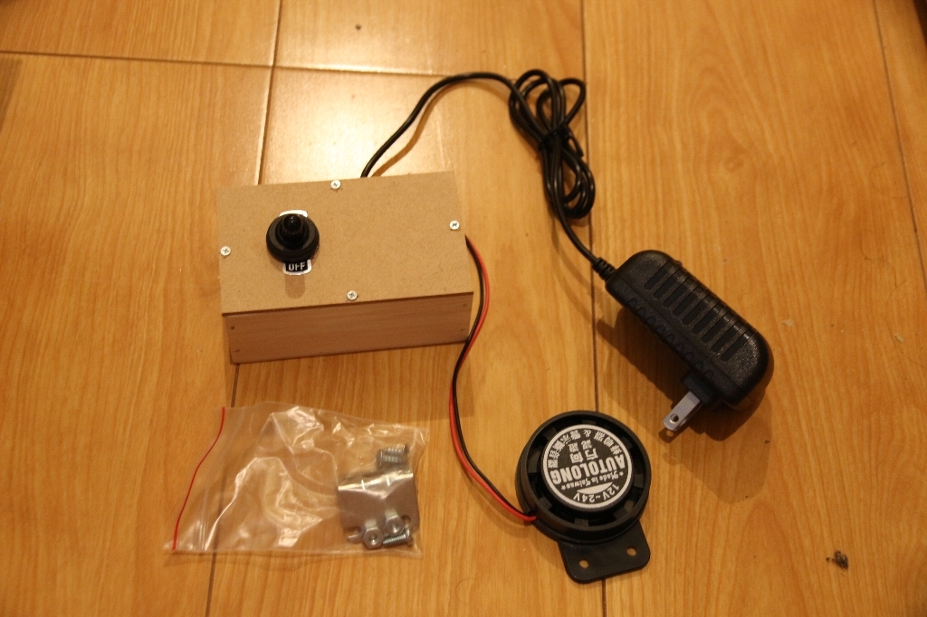 ♪自動車用左折警報器(黒スピーカー)♪家庭用電源で動作可能です