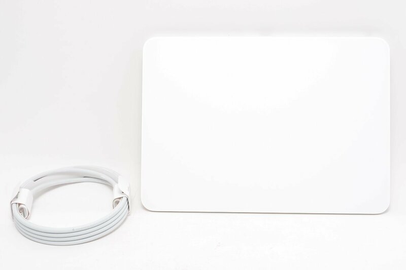 【新品同様品】Apple アップル Magic Trackpad ホワイト Multi-Touch対応 MK2D3ZA/A 純正USB-C - Lightningケーブル 付属 #4729