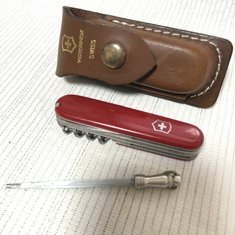 VICTORINOX ツールナイフ 徳ナイフ ＃600 シース付 SWISS マルチツール アウトドア キャンプ 必需品 便利 グッズ IW406AL_LP06VCT