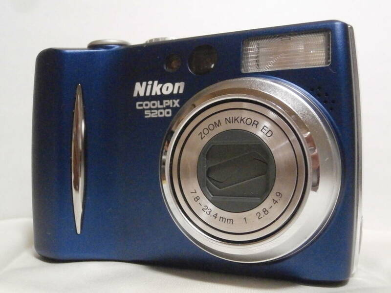 デジカメ Nikon COOLPIX 5200 プラチナブルー (5.1メガ) 7280