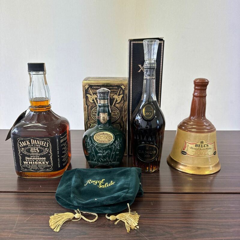 1 カミュ CAMUS XO CHIVAS ロイヤルサルート 21年 緑 グリーン BELL'S 陶器ボトル JACK DANIEL'S ウイスキー ブランデー まとめて