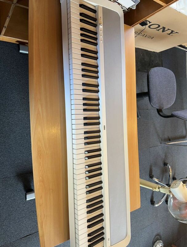【直接引取り可】KORG コルグ B2 電子ピアノ　2019年製　動作確認済み
