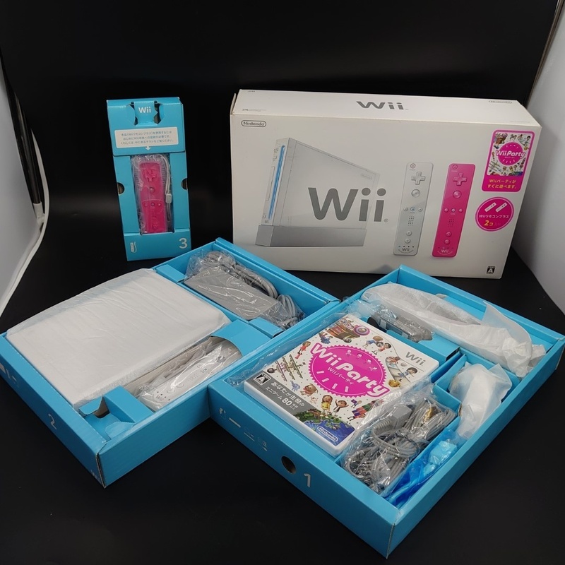 【送料無料】Wii 本体 リモコンプラス2個 Wiiパーティセット