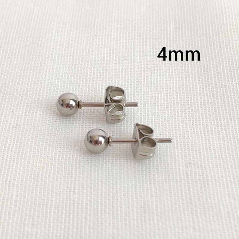 #83　stainless　シルバーボールピアス　4mm　丸玉　アレルギー対応