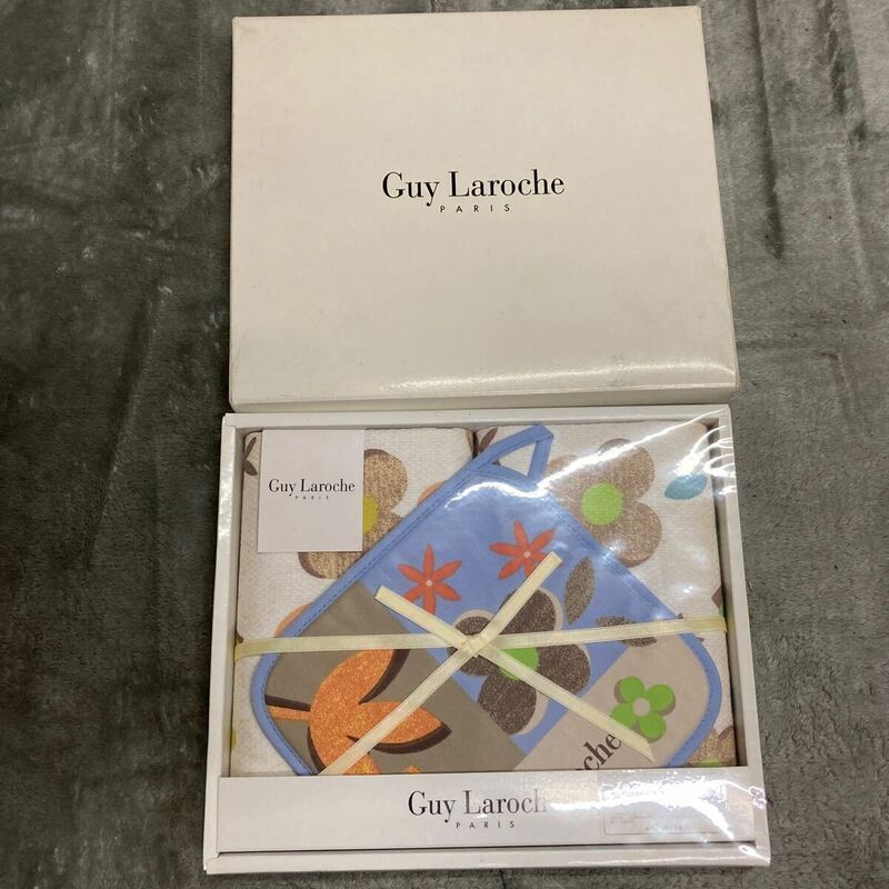 Guy Laroche キッチンナフキン、ホルダーセット