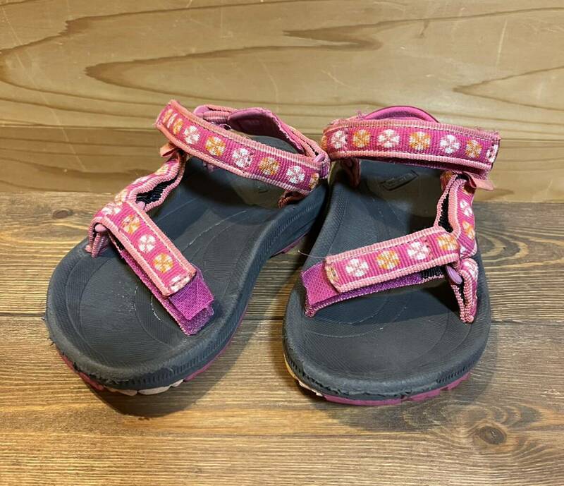 Teva テバ キッズ サンダル ピンク アウトドア フェス 15