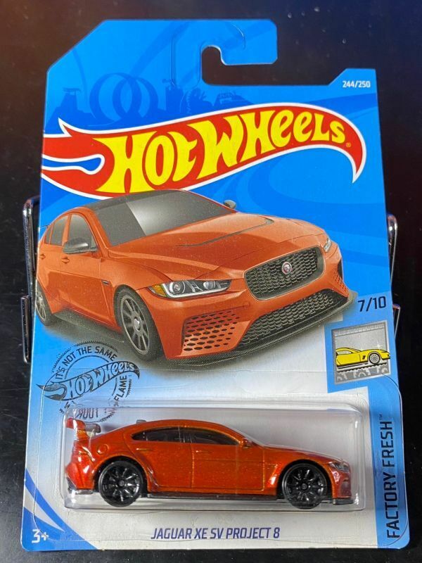 ホットウィール HOTWHEELS JAGUAR XE SV PROJECT 8 ジャガー プロジェクト8 オレンジ