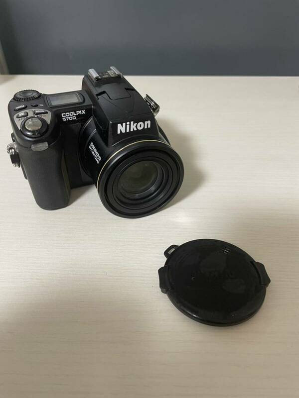 Nikon COOLPIX 5700 デジカメ　ジャンク　１円スタート