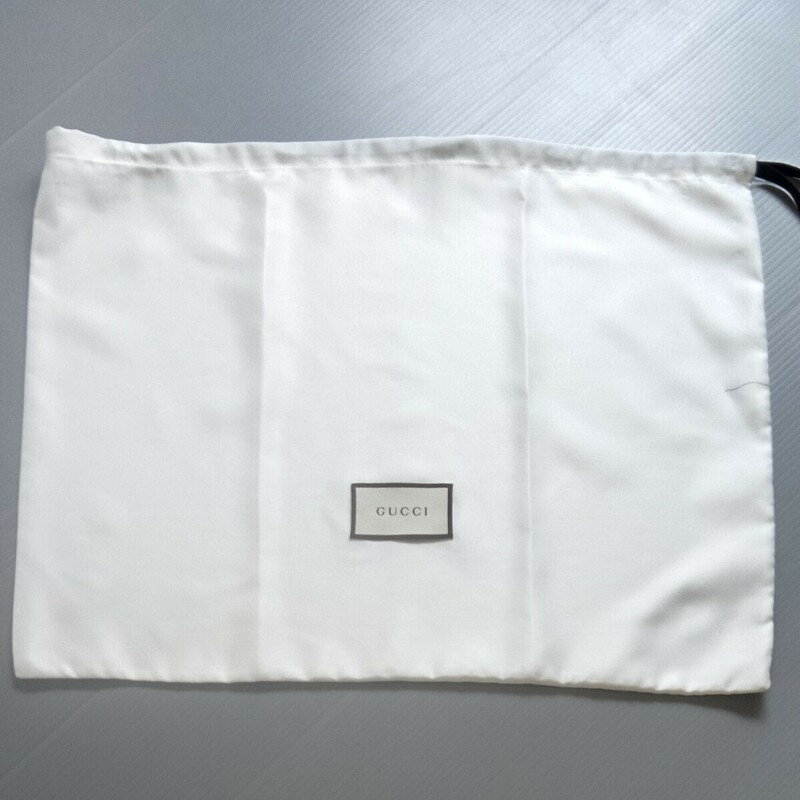 〔グッチ〕51×39cm 保存袋 巾着袋 布袋 GUCCI 正規品 バッグ用 ホワイト系 （0140)