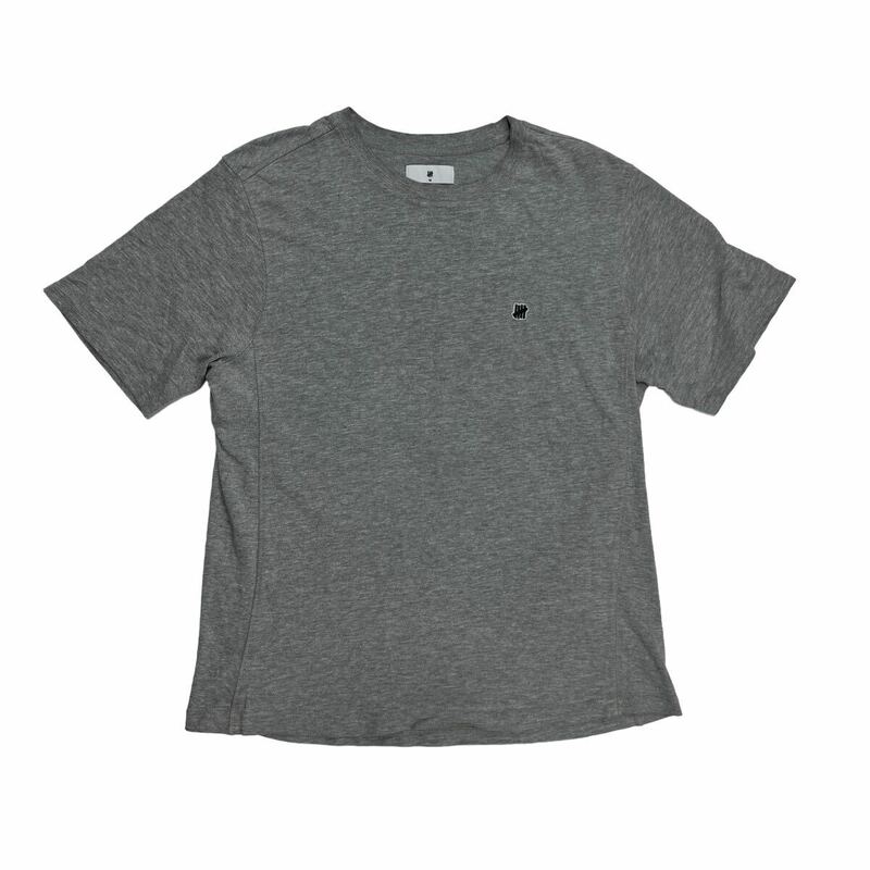 Underfeated アンディフィーテッド 半袖Tシャツ ワンポイントロゴ ロゴ刺繍 グレー M