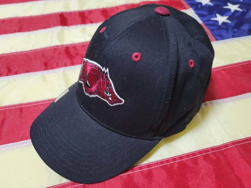 NCAA ARKANSAS RAZORBACKS アーカンソー・レイザーバックス 公式SNAP-PACKキャップ