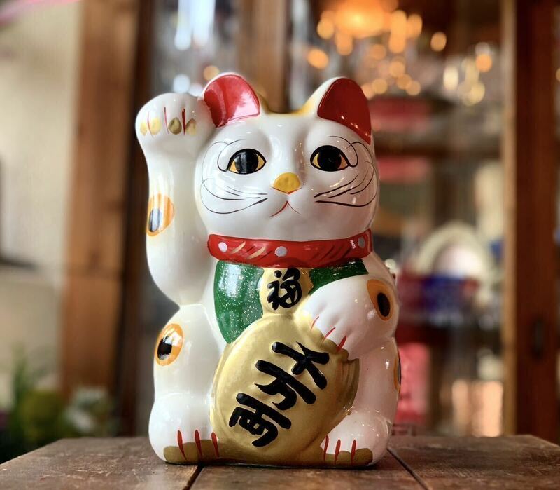 【美品】 招き猫 縁起物 置物 貯金箱 高さ28cm 大型 商売繁盛 陶器製 千万両 招福 昭和レトロ 