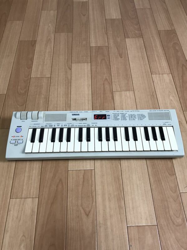 YAMAHA MIDI SOUND KEYBOARD CBX-K1XG キーボード MIDIキーボード 鍵盤 楽器 通電確認済み　中古ジャンク品　修理や部品取りなどに