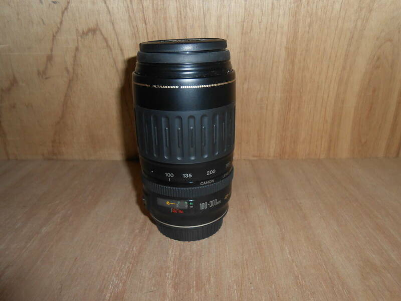 7.- CANON ZOOM LENS EF 100-300mm 1:4.5-5.6 ULTRASONIC レンズ