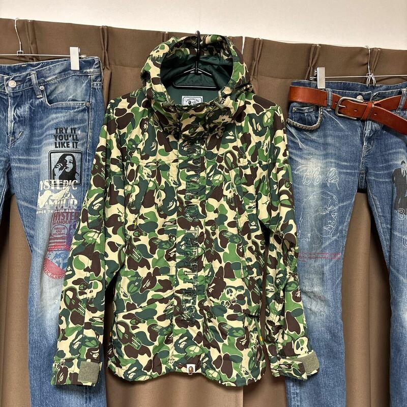 APESTUSSY エイプ　ステューシー　スノボジャケット