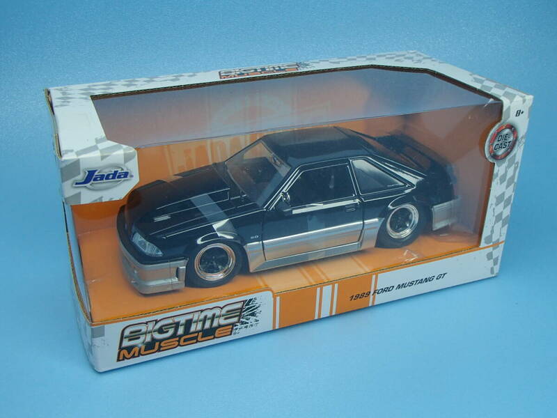 JADA TOYS 1/24　フォード マスタング 1989 GT ブラック/シルバー　JADA32668