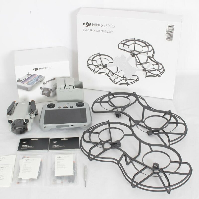 【美品】DJI Mini 3 Pro 予備バッテリー付き RCディスプレイコントローラー付き M16208 ドローン 空撮カメラ DJI RC付属 本体