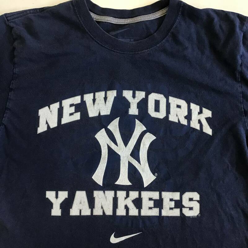 《 H 72》NIKE ナイキ 半袖Tシャツ ニューヨーク ヤンキース ベースボール Mサイズ 紺 トップス 1円スタート アメリカ古着 古着卸