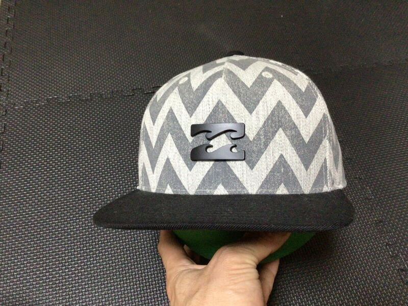 ビラボン BILLABONG ヘッドウェア HEAD WEAR 立体ロゴマーク 波模様? 帽子 キャップ 110/ONE TEN FLEXFIT TECH YUPONG 中古 OSFA 96423088