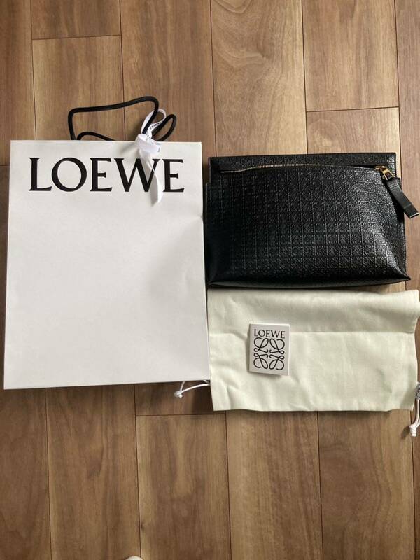 ロエベ リピートTポーチ　LOEWE レザークラッチバッグ 伊勢丹購入品