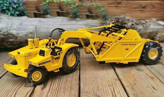 ▲1/24 John Deere トラクタ