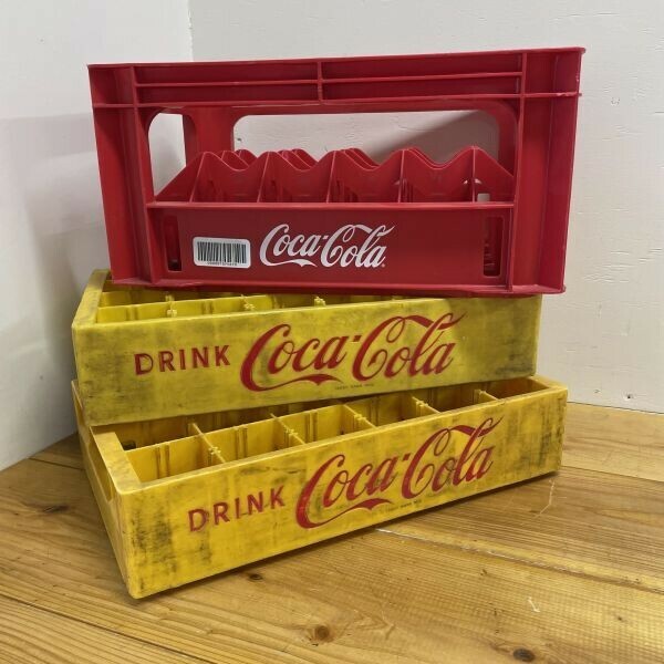 F2029 Coca-Cole／コカ・コーラ プラ製ビンケース ■レッド x 1 ■イエロー x 2 まとめ