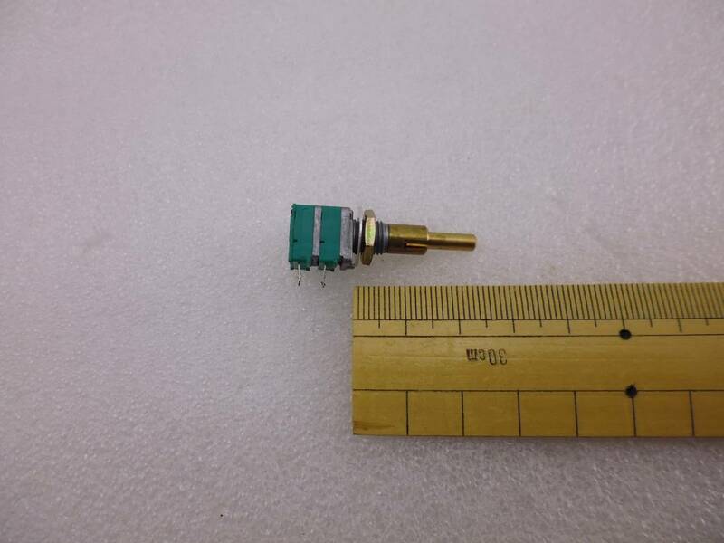 TR-751 TR-851修理用代替品( RIT / RF )2連2軸ボリューム ALPS製 ( ZHW-574 )