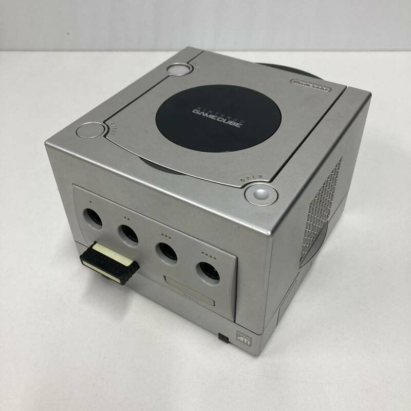 Nintendo GAMECUBE ゲームキューブ 本体 シルバー メモリーデータ削除済み ソフト読込不可 ジャンク