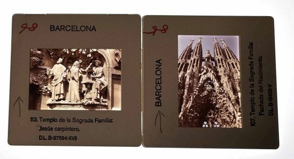 ガウディ　サグラダファミリア教会　（公式）カラースライド　２枚　1980年代　Gaudi Sagrada Famlia (1)