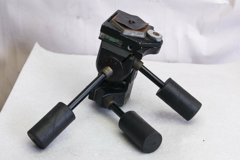 中古。Manfrotto マンフロット 雲台 #229 3ウェイ 大型 カメラ ビデオ イタリア製 プロ用　管理chiyo