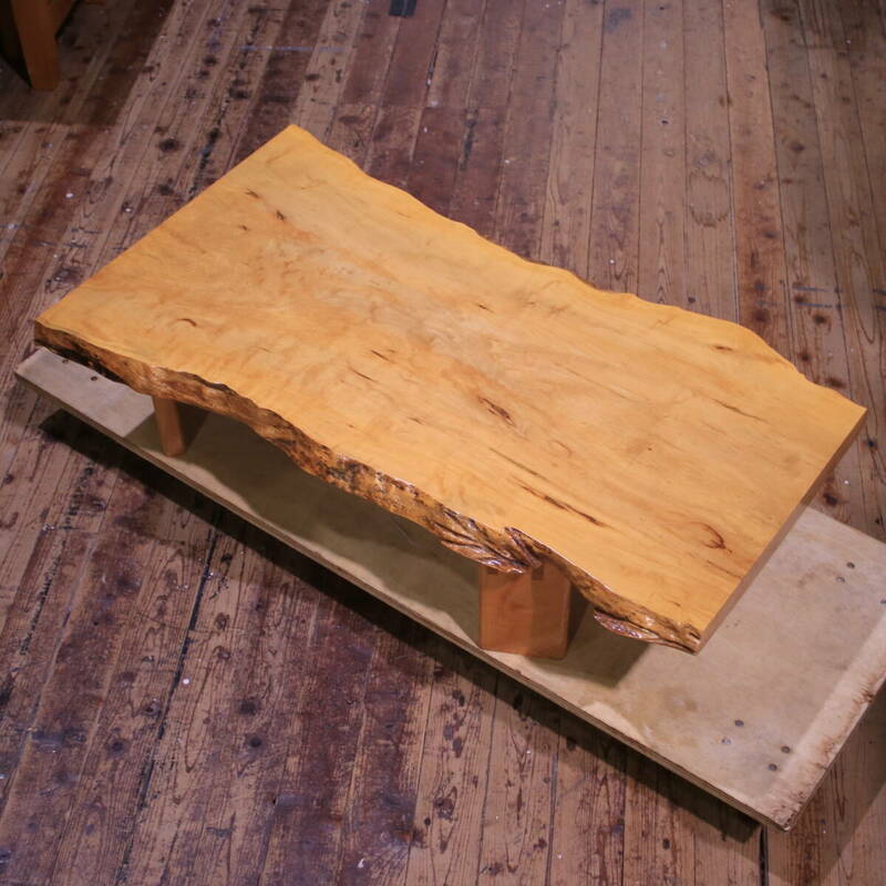 あ//A7791 天然木　一枚板　座卓　テーブル　和室座卓　サイズ　約126×69.5×32cm