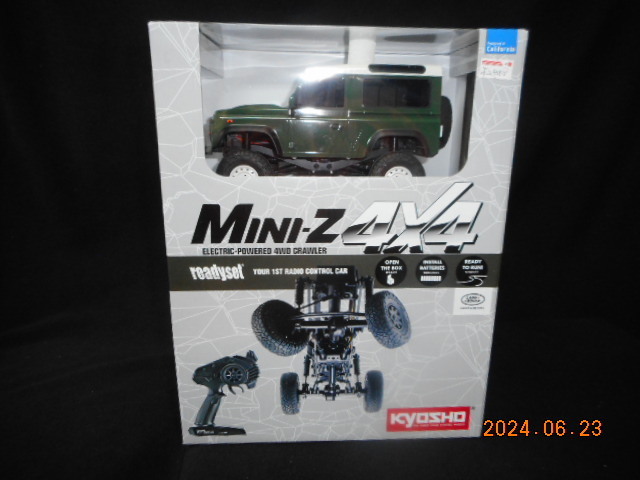 京商　Mini‐Z 4×4 ランドローバー ディフェンダー 90 レディセット