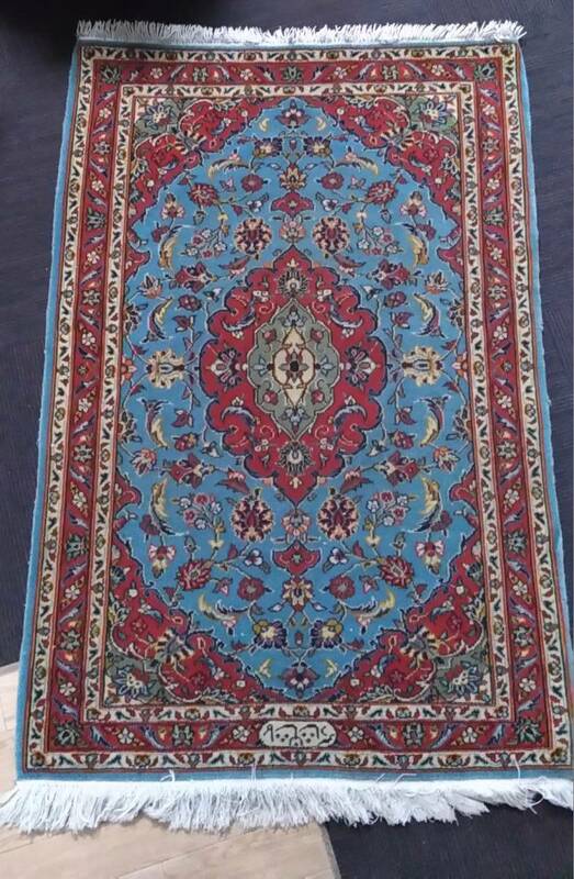 大変貴重うっとりの美しさと艶 最高級ペルシャ絨毯 手織り ７７ｘ１２５cm　纏枝蓮紋　検索：トルコ産 イラン クム産 絹 中国絨毯