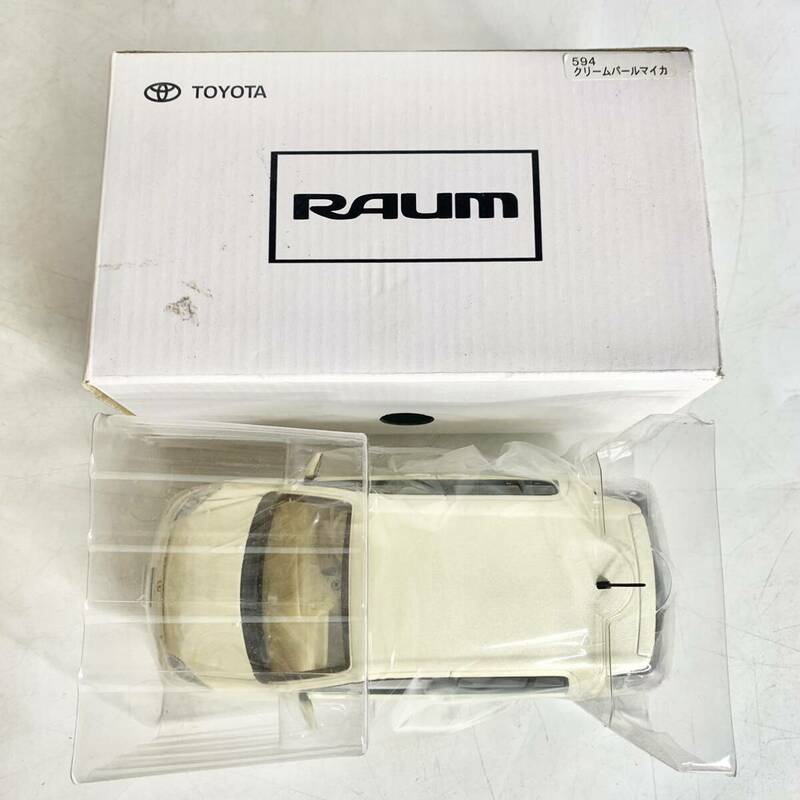 非売品　1/24　トヨタ　ラウム　TOYOTA　RAUM　クリームパールマイカ　ミニカー　カラーサンプル　模型　ディスプレイ