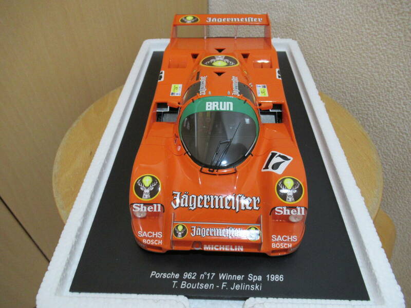 ★Spark　スパーク　1/18　PORSCHE　ポルシェ　962C　No.17　Winner　SPA　1986　Jagemeister★