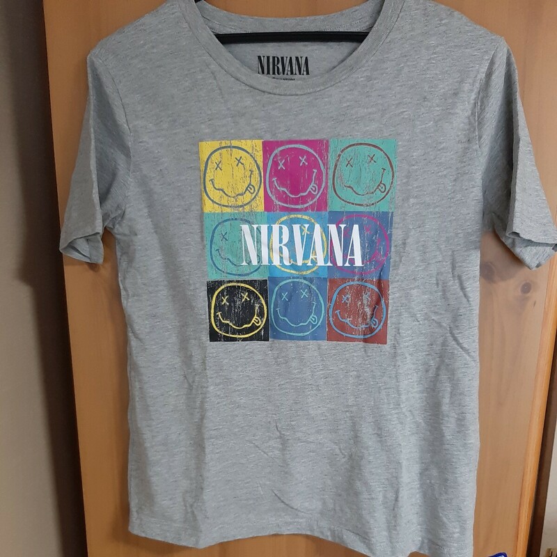 ＊gu＊杢グレーにNIRVANAプリントのTシャツ＊