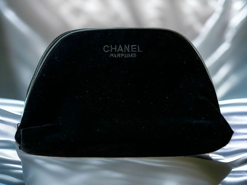 ◆CHANEL◆ ポーチ☆ノベルティ☆ ベロア　シャネル