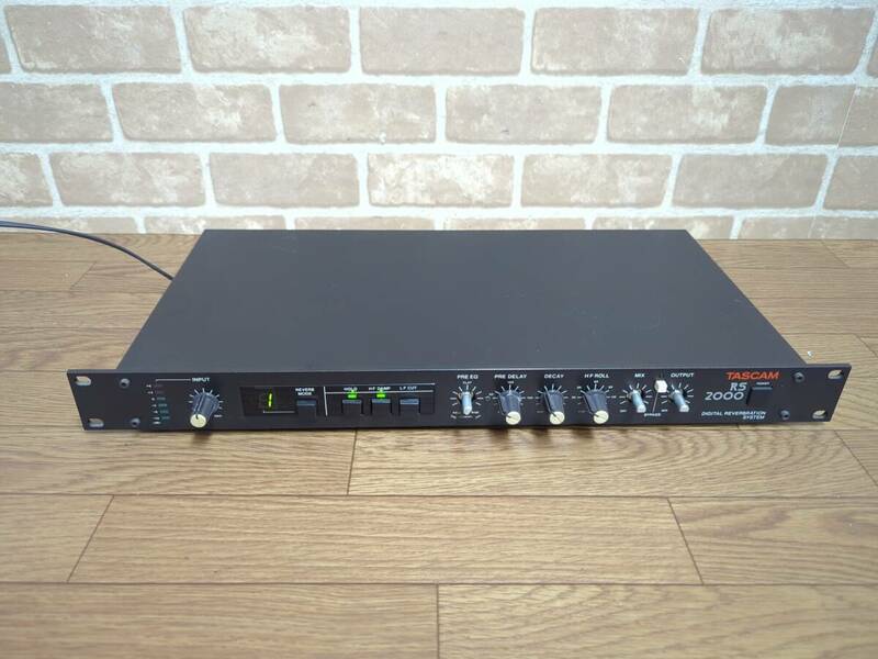 ＜609Y100＞TASCAM【タスカム】 RS-2000　DIGITAL REVERB　通電確認/簡易動作確認済み