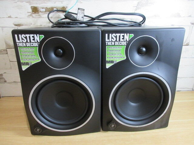 1A4-5「mackie モニタースピーカー MACKIE. MR8 mk3」８インチのパワード・モニター・スピーカー 通電確認済み 現状品 音楽