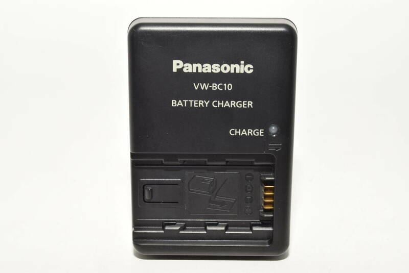 【美品】 パナソニック(Panasonic) Panasonic バッテリーチャージャー VW-BC10-K　#7221