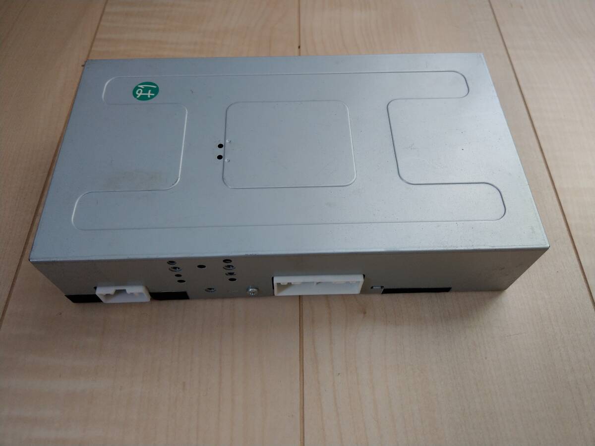 UCF31 セルシオ 30 後期型　ステレオコンポーネントチューナASSY