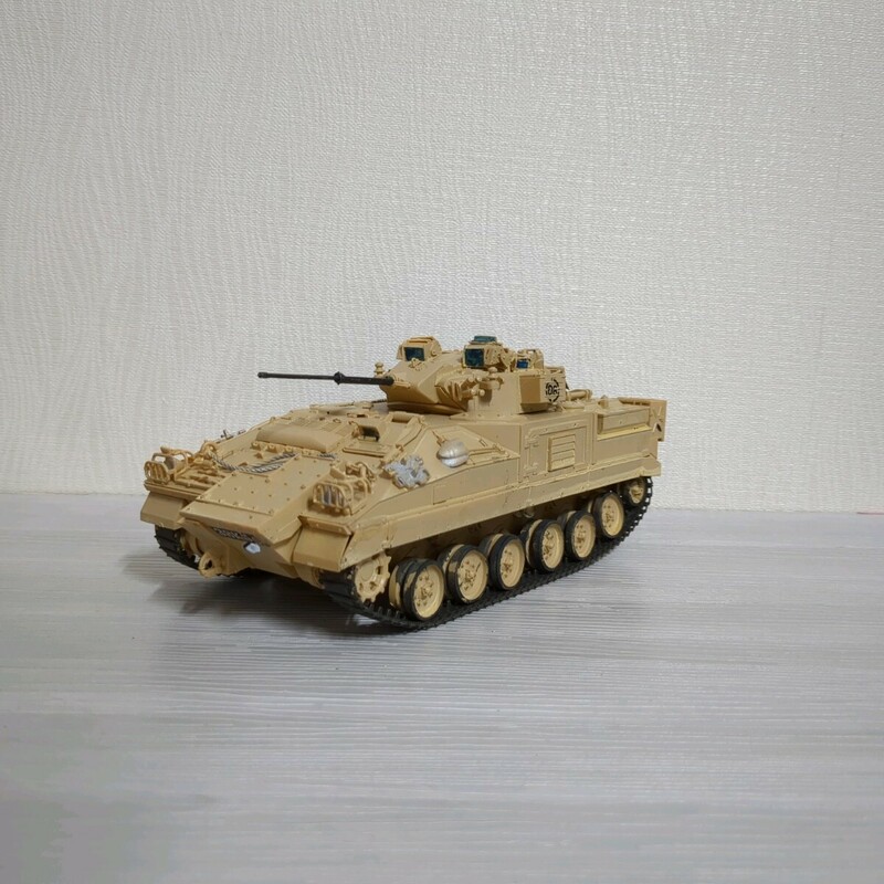 1/35 アメリカ軍 デザート ブラッドレー プラモデル 完成品 戦車 戦闘車 ブラットレー