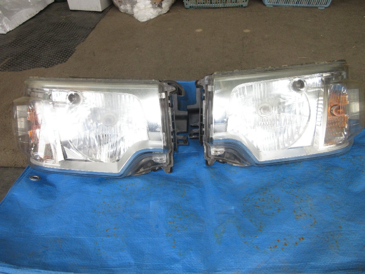 クリッパー　ＧＢＤー７２Ｖ　Ｈ２５年　Ａ３１　左右ヘッドライト　STANLEY W0688