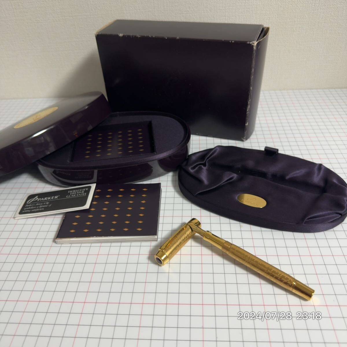 極美品 ペン先18K 18金 重厚 PARKER パーカー 万年筆 ペン 筆記具 エリザベス女王在位50周年記念 デュオフォールド アクセッション