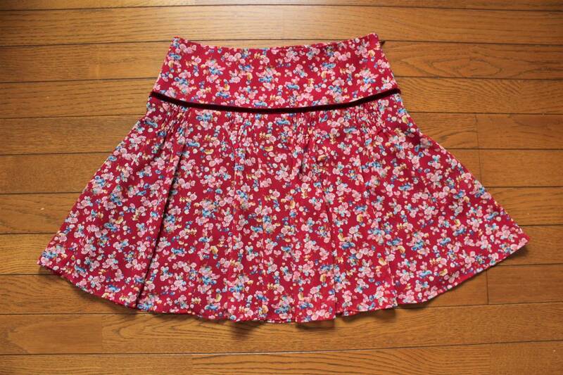 【新品同様】アプワイザーリッシェ Apuweiser-riche 花柄スカート サイズ1 (S) 36 赤系 日本製 かわいい【匿名配送】