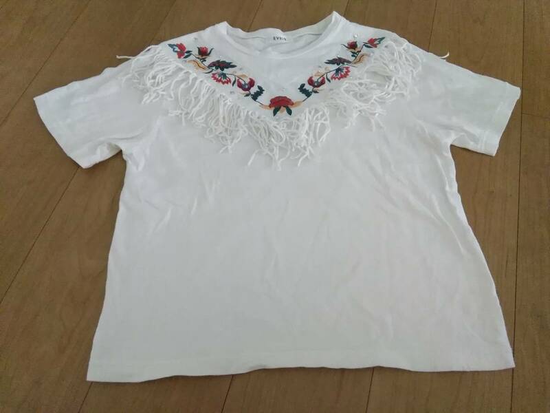 ボヘミアン　刺繍　フリンジ　スタッズ　デザイン　半袖　カットソー　Tシャツ　Ｆ　ホワイト　白
