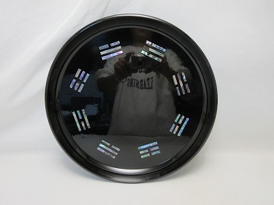 J07708 【 美品 茶道具 木製漆器 黒真塗 八卦盆 螺鈿細工 箱無 】 検) 茶懐石 木工芸 漆工芸 天然木製 丸盆 盆点前 七事式 ⅲ